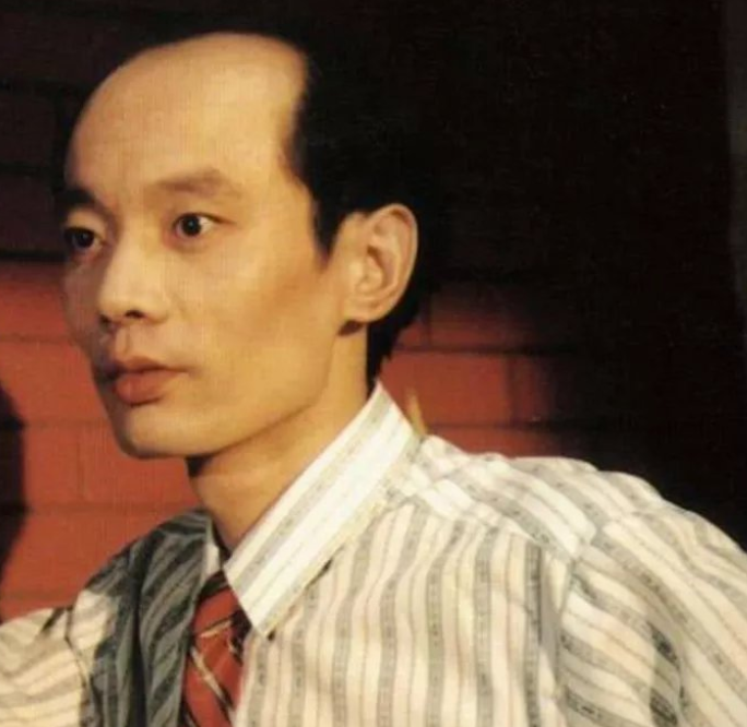 妻子长相平平，为何被葛优宠了36年？