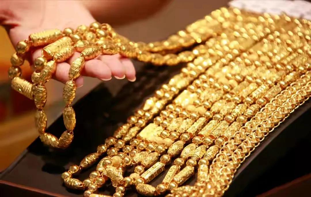 黄金价格暴跌，2021年10月30日 中国黄金 、各大银行黄金最新价格表
