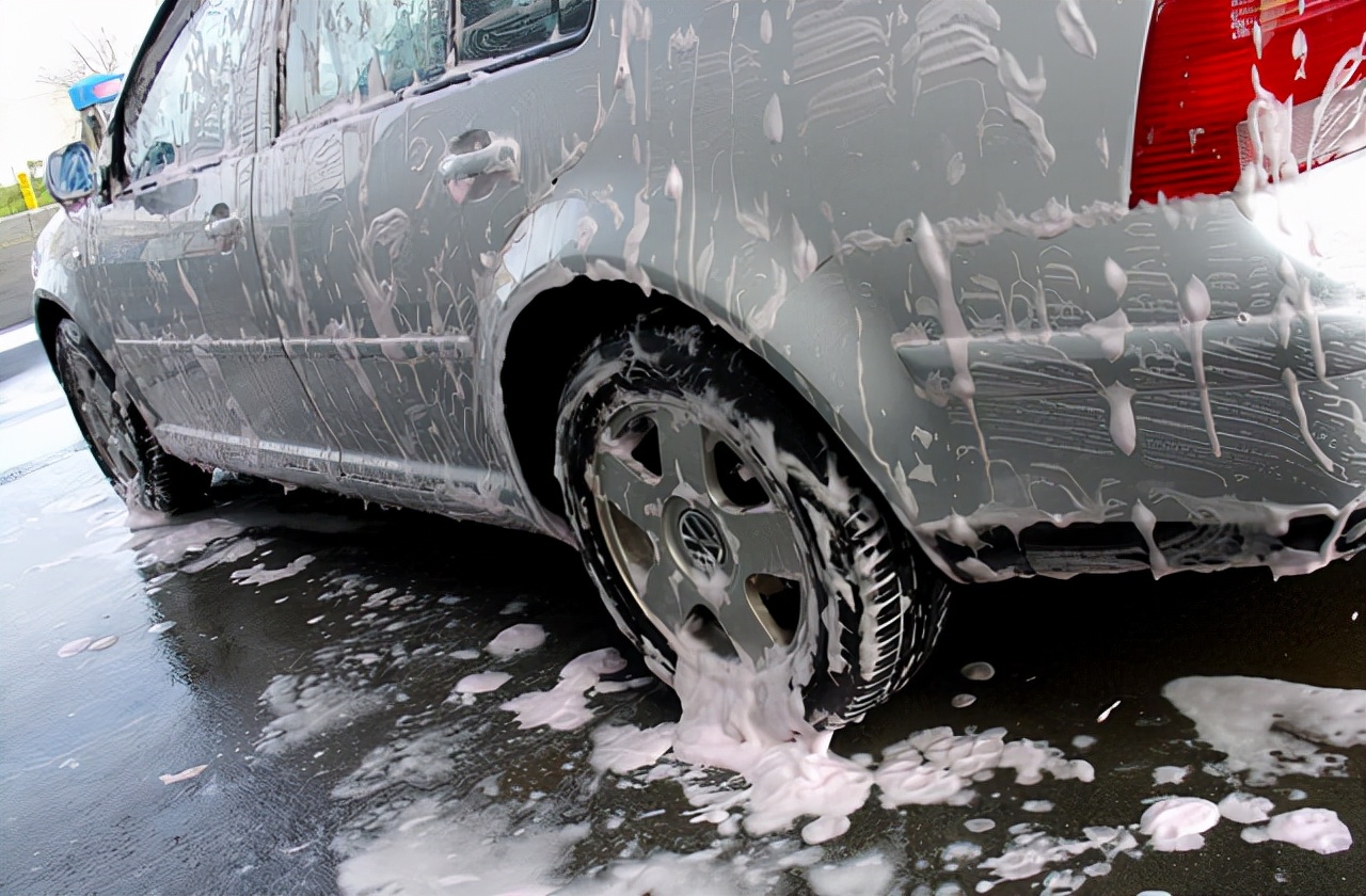 如何自制洗车液 洗车液配方成分和使用