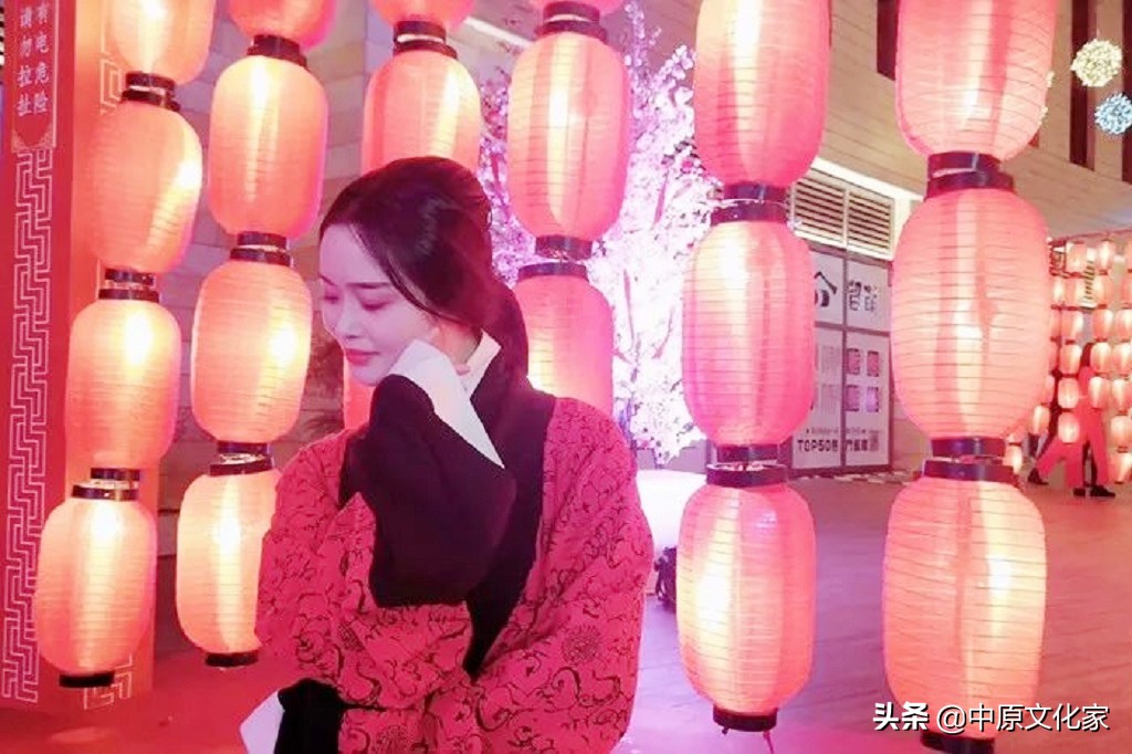 “秉烛夜游”一词出自哪里？古文中的“烛”有指“蜡烛”的吗