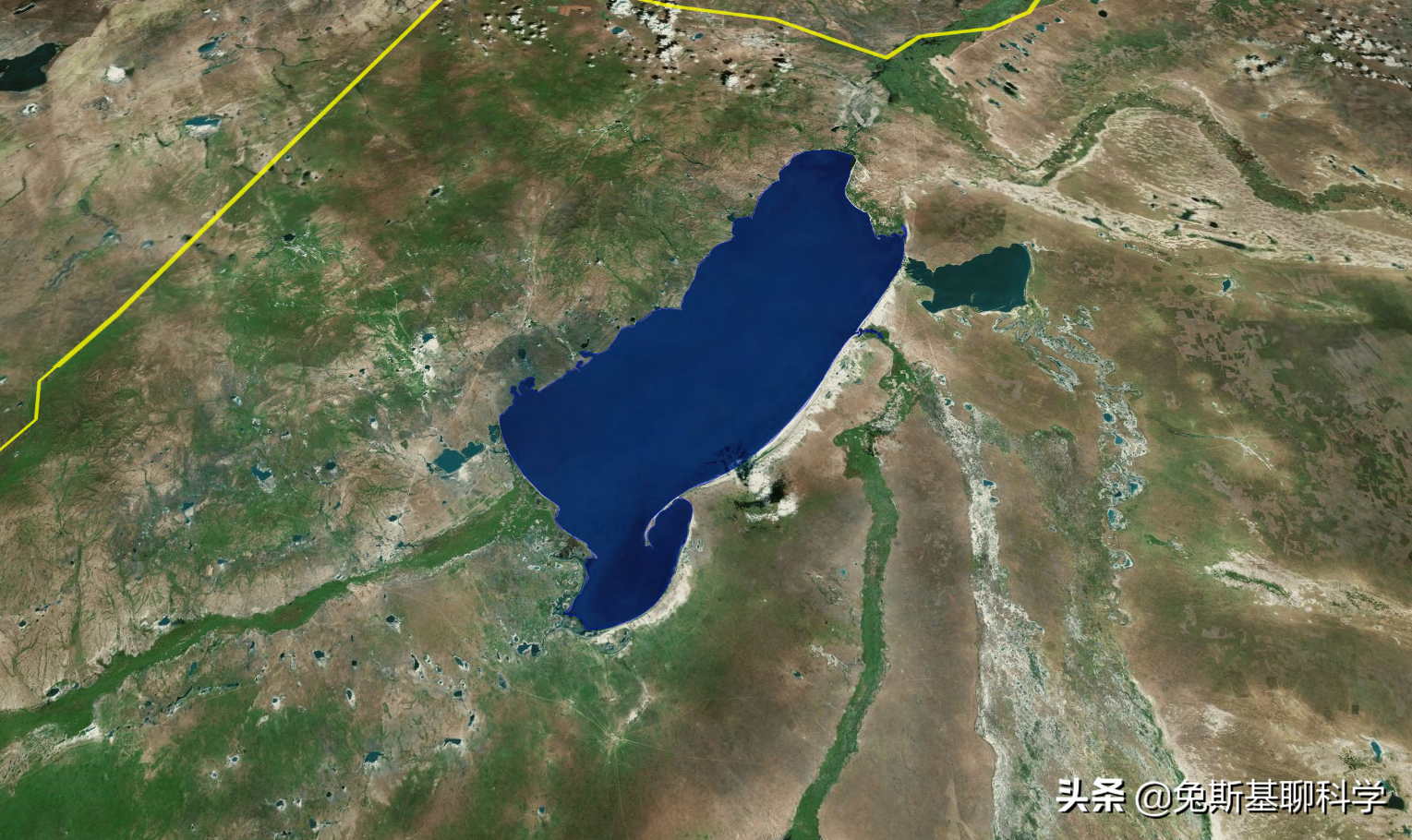 中国湖泊面积十大排名，江苏和西藏各占两个，排行榜第10名在新疆