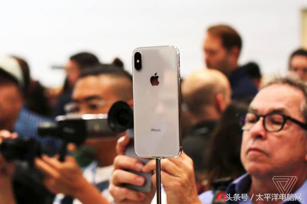 苹果iPhone X评测：六核双摄全面屏，最高9688元