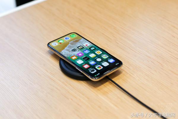 苹果iPhone X评测：六核双摄全面屏，最高9688元