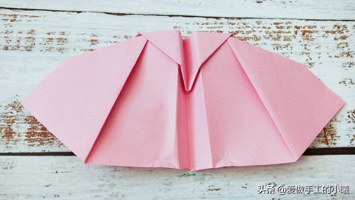 折纸教程：仿生纸飞机，翅膀像鸟一样扇动，简单又好玩