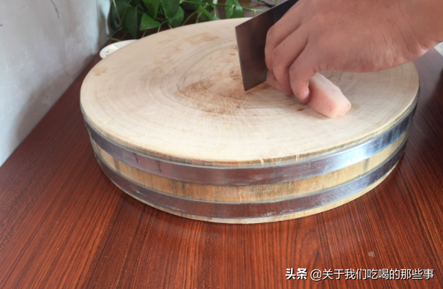 菜板有木的竹的、塑料的，哪种好？挑选需谨慎，小心“病从口入”