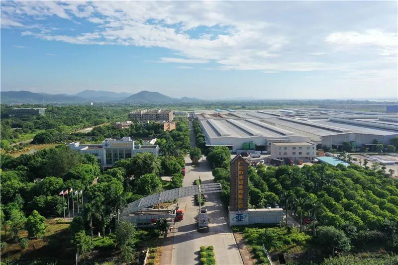「中亚喜讯」| 荣获“2021年度中国铝材十大品牌”证书