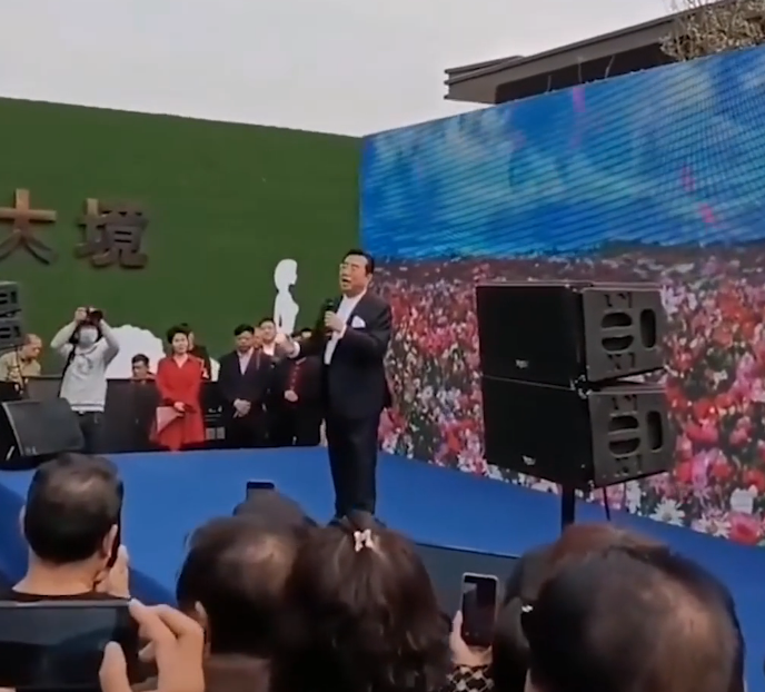 李双江妻子梦鸽：嫁大27岁老公超幸福，然而儿子却成了我的烦恼