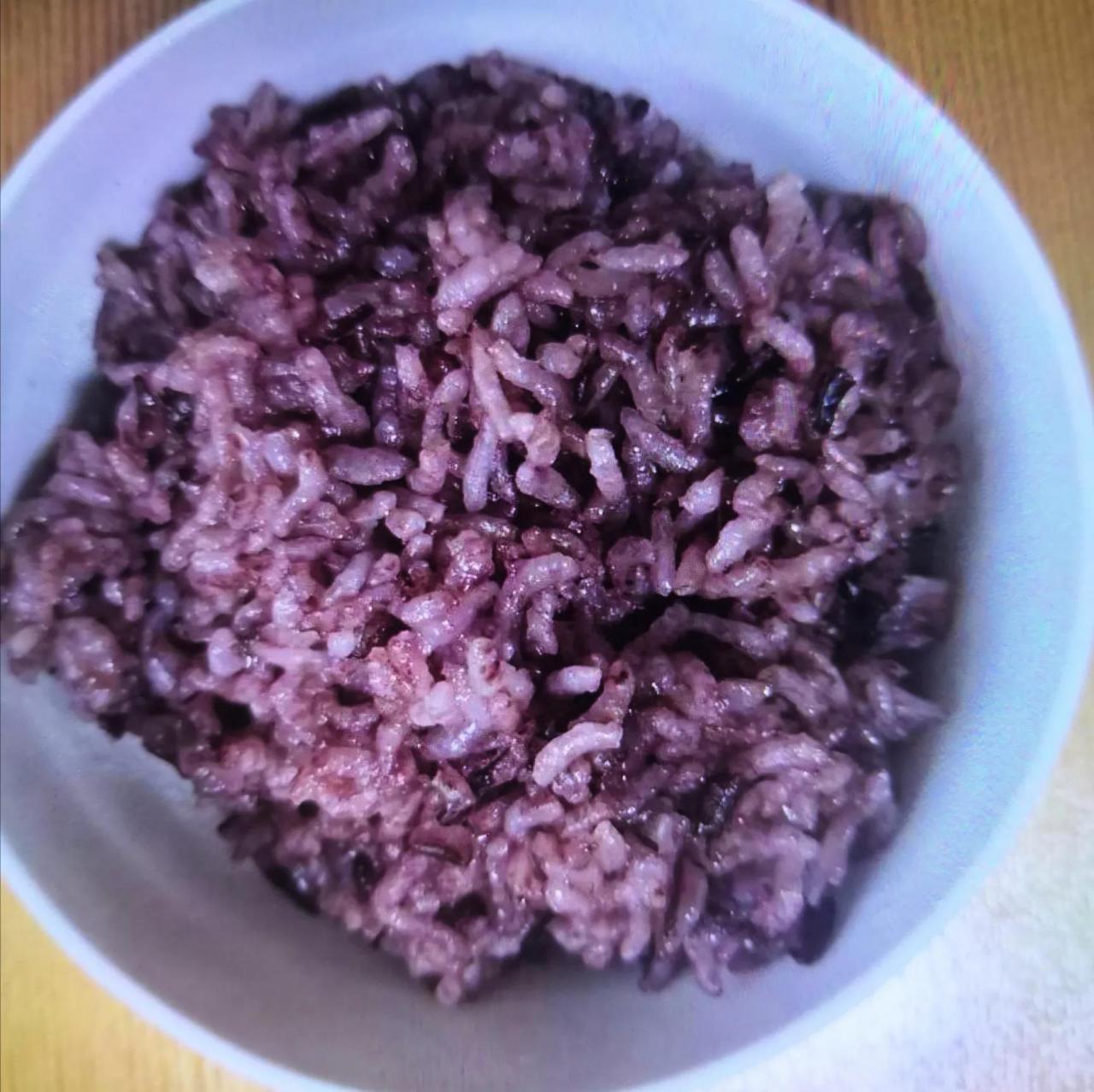 营养丰富紫米饭，油亮清香好口感