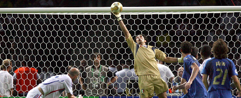 历史上的今天：意大利勇夺2006年世界杯冠军