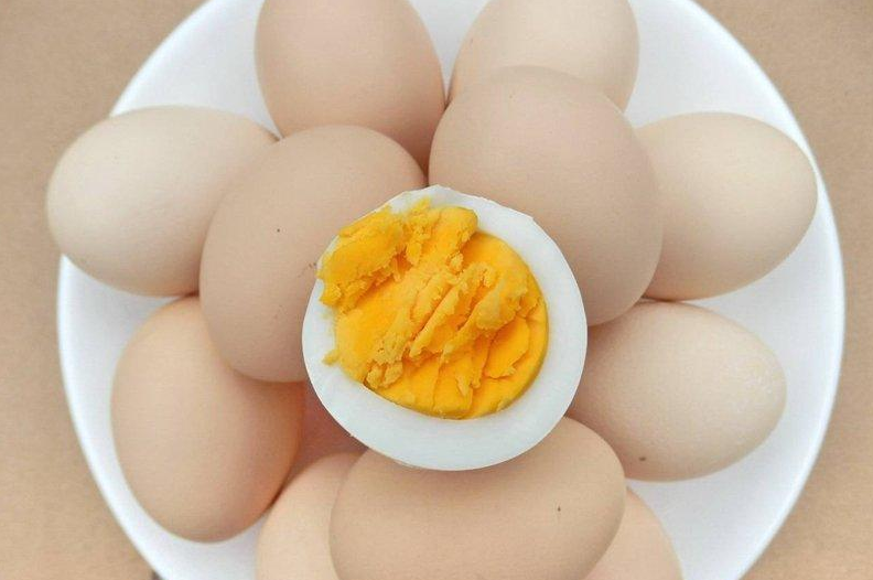 吃鸡蛋1个月瘦掉25斤？这种疯狂减肥法，是谣言还是事实？