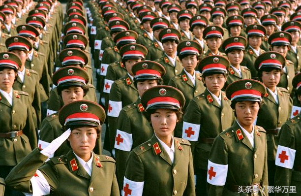 中国军队总计有17个兵团，每个兵团到底拥有多少官兵？