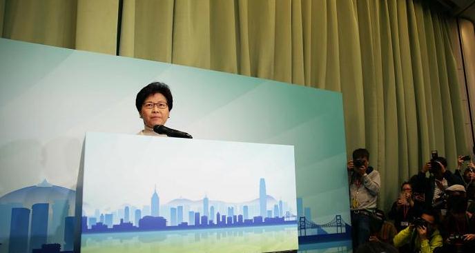 从基层到礼宾府，林郑月娥当选为香港首位女特首