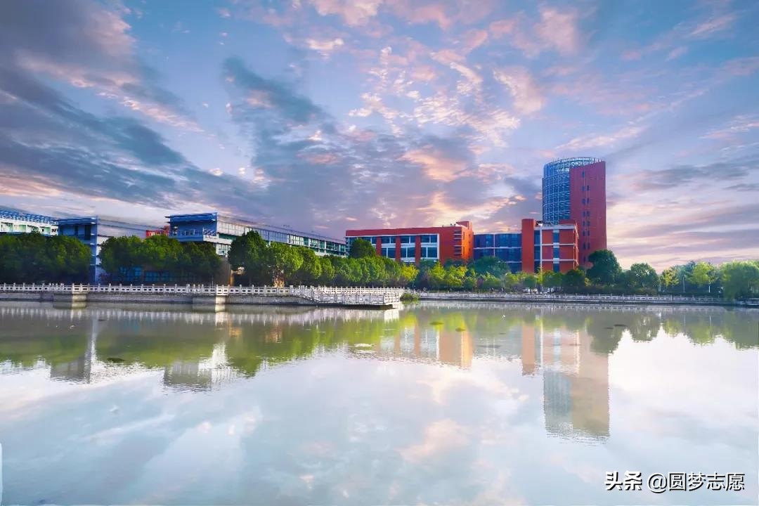 上海交通大学到底有多厉害？算清北之下最强的大学之一吗？