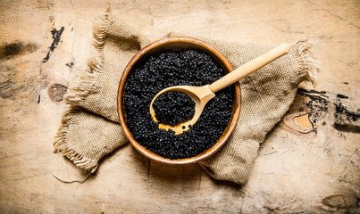 俄国鱼子酱不合一般人的口味，但是超好吃！
