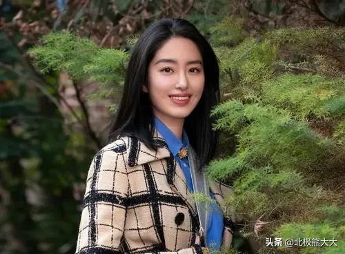 “好干爹”陈金飞：和刘晓莉交好，认刘亦菲做干女儿，捧红杨采玉