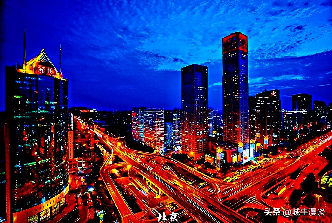 我国超大城市增至7个，成都成功晋级，深圳超过重庆、广州