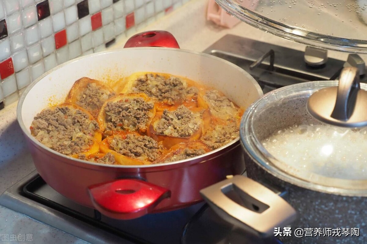 为什么中医让少吃肉，西医让多吃肉？