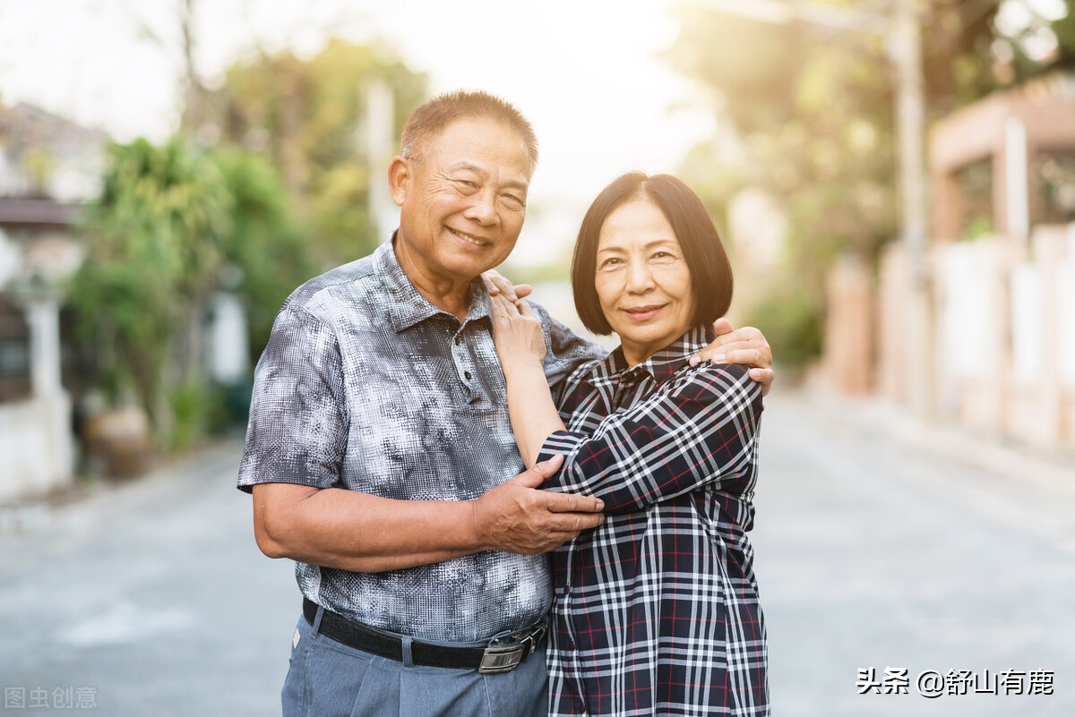 如果家中的老人有这三个举动，表明他们即将离去，儿女要准备好