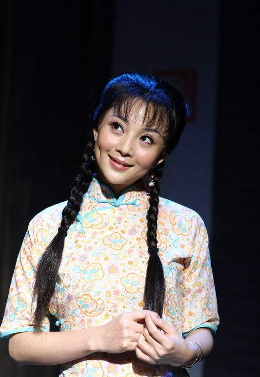 43岁殷桃频因颜值上热搜：出道20年16部经典作品，最绝的是演技
