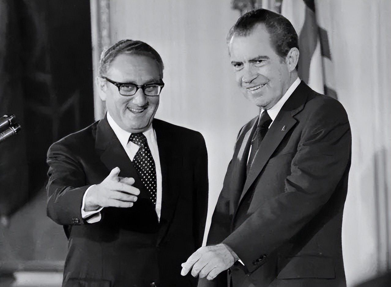 1972年尼克松访华，后撰回忆录感叹：***对世界的掌控超乎想象