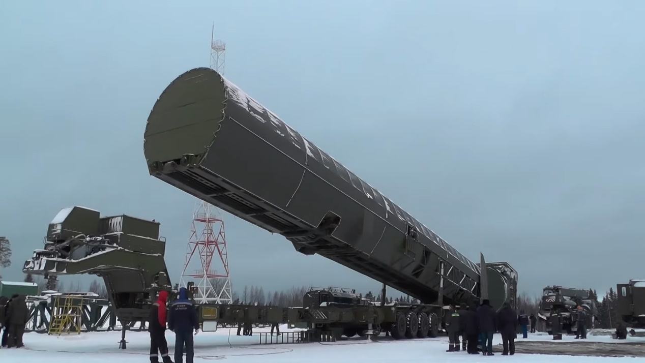 美国导弹最远射程13000公里，俄罗斯16000公里，中国导弹呢？