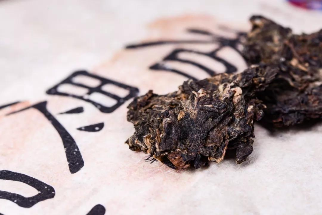 铁饼普洱茶那么硬，到底怎么才能撬开？