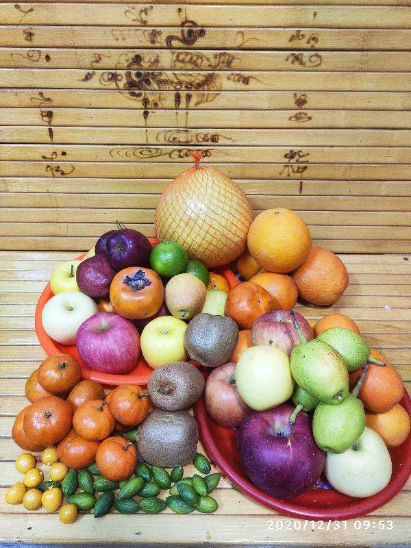 常见水果上市的季节，多吃应季蔬果，对身体有好处