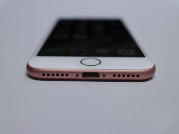 6年前128G的iPhone7 PLUS，放现在，相当于什么价位的手机？