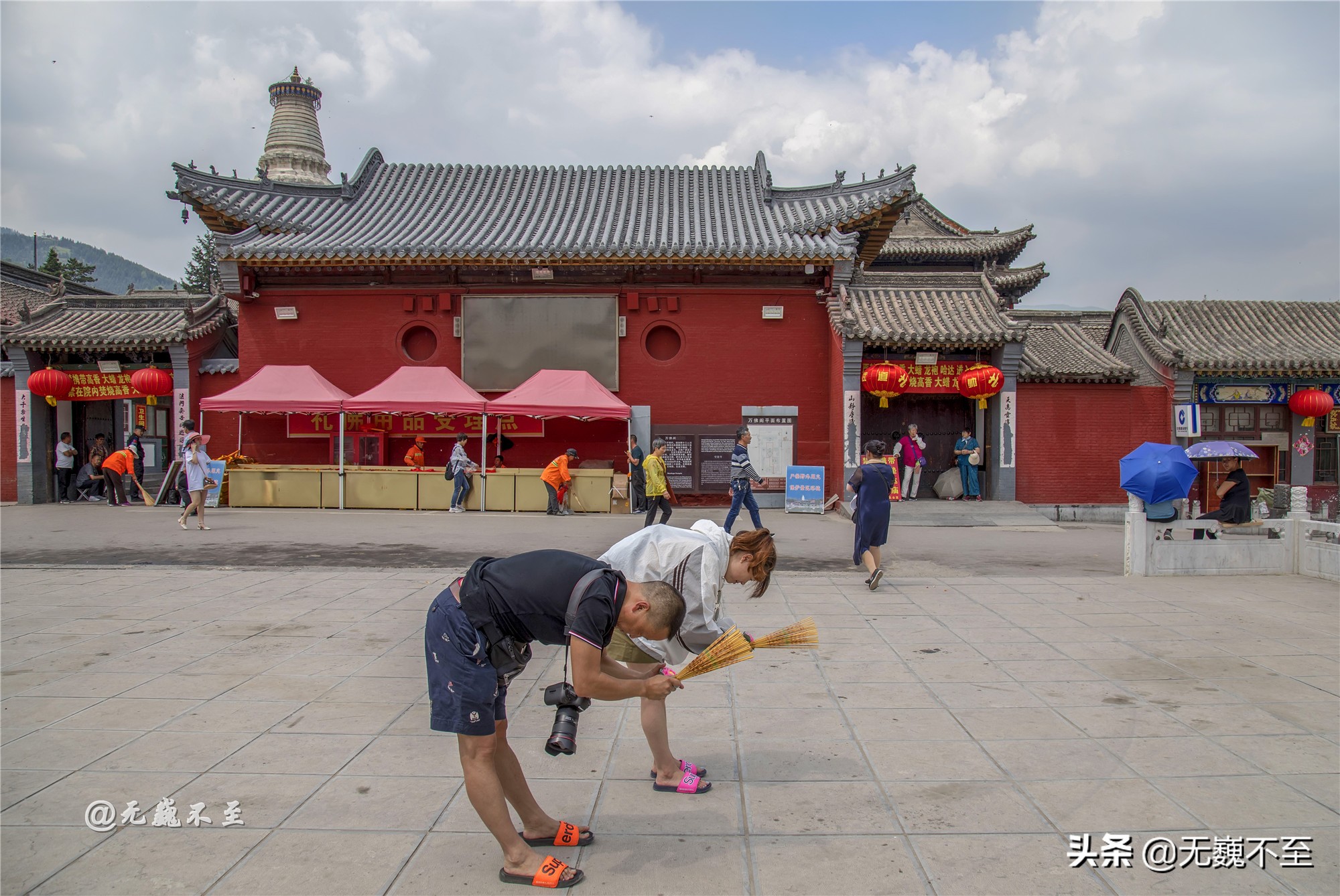 四大佛教名山之首的五台山，据说这座寺庙有求必应，香火最旺