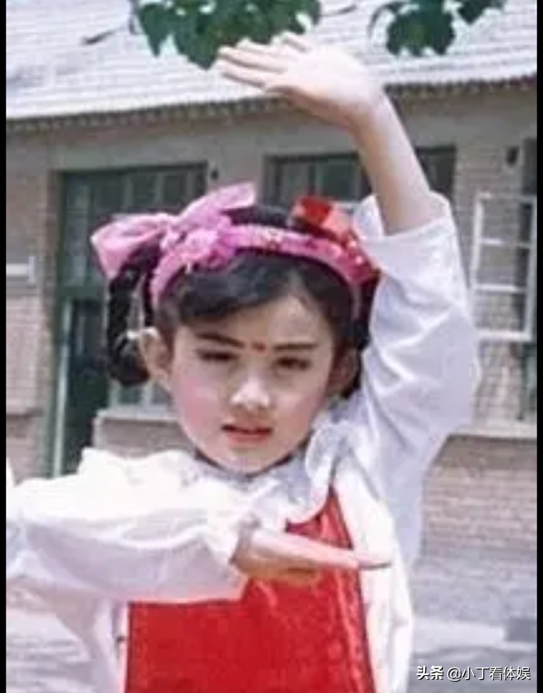 演员赵丽颖：从土妞逆袭成女神，离婚最对不起儿子，余生不靠男人