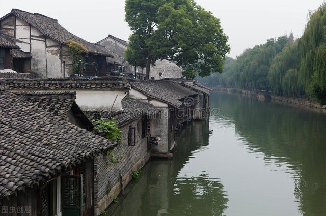 北京常住人口2100万，上海却超过2400万，这两个城市谁更有魅力？