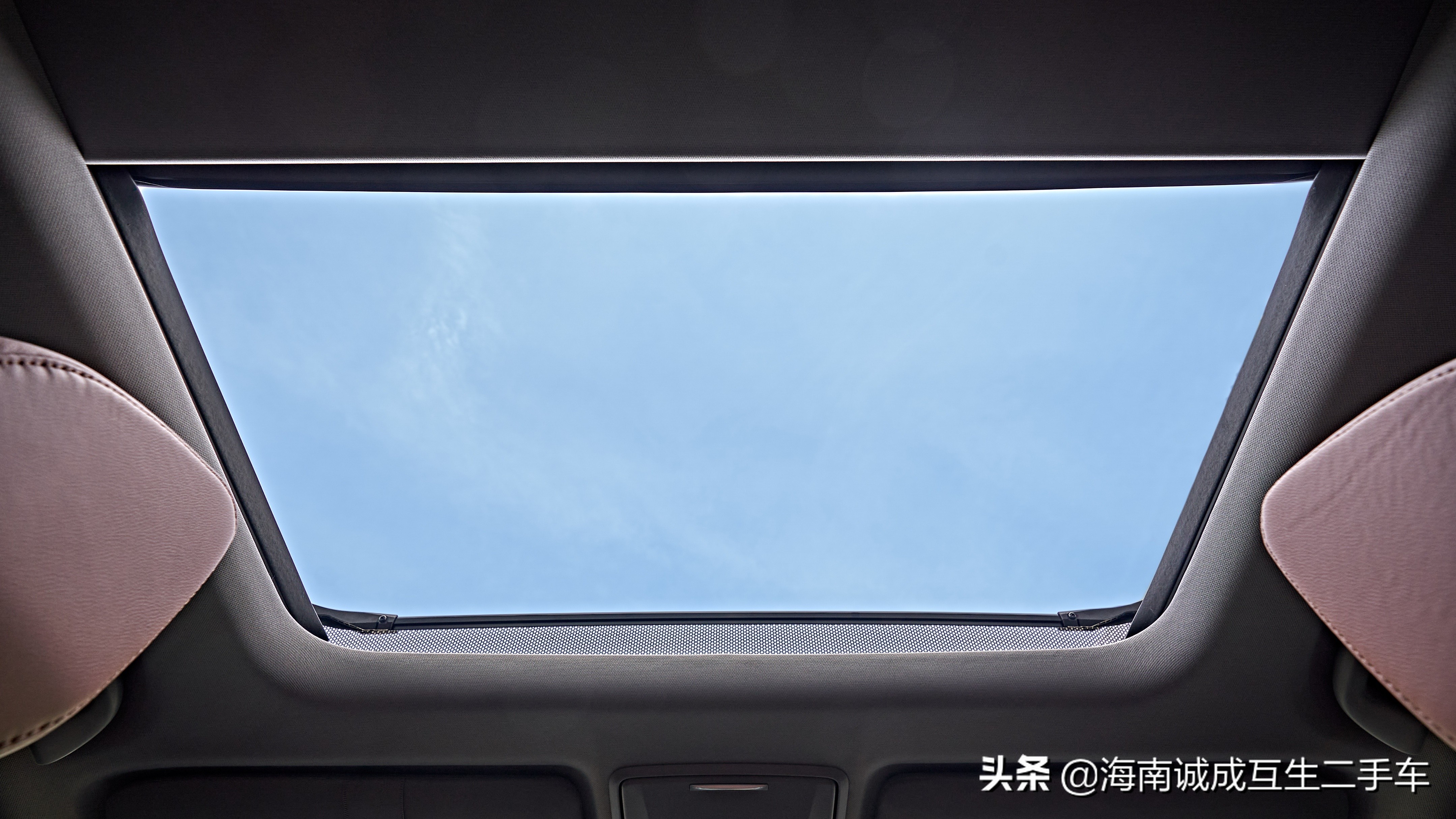百公里油耗4.9L，空间大又耐用—本田CR-V 锐·混动 2.0L 两驱净驰版