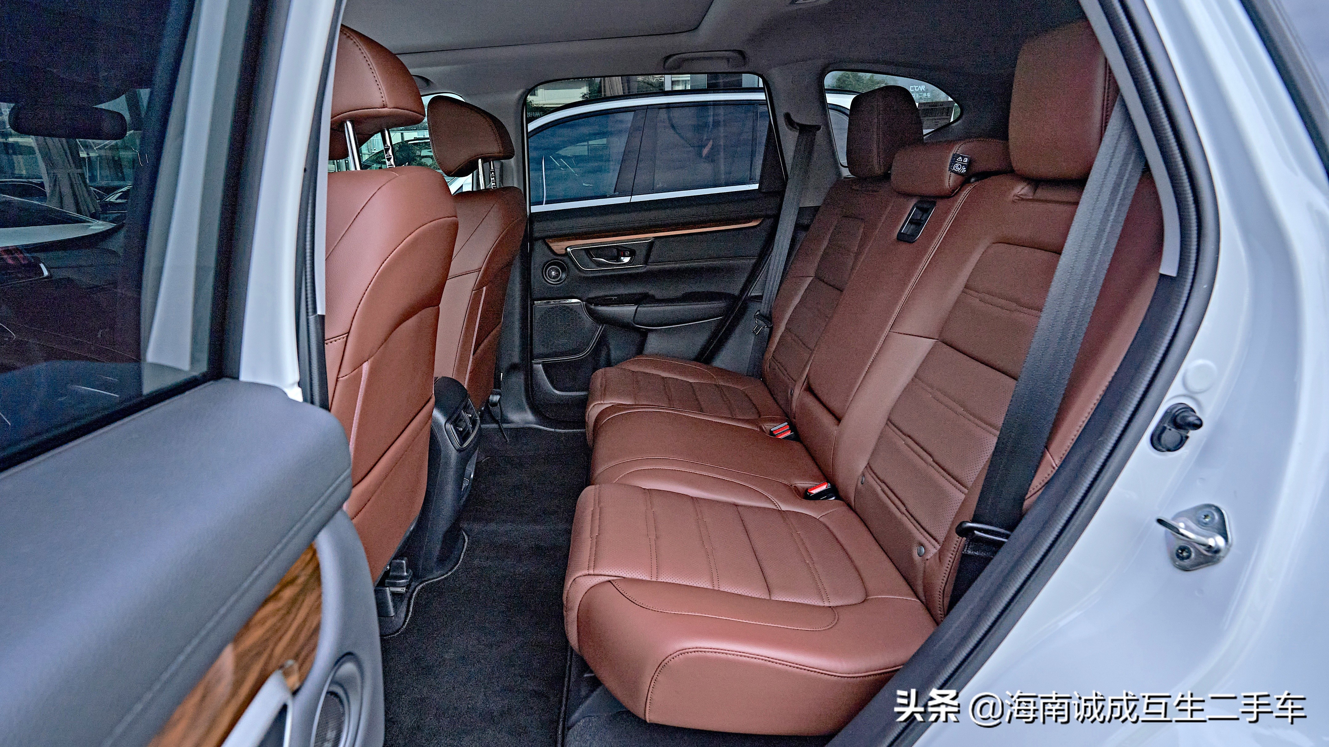 百公里油耗4.9L，空间大又耐用—本田CR-V 锐·混动 2.0L 两驱净驰版