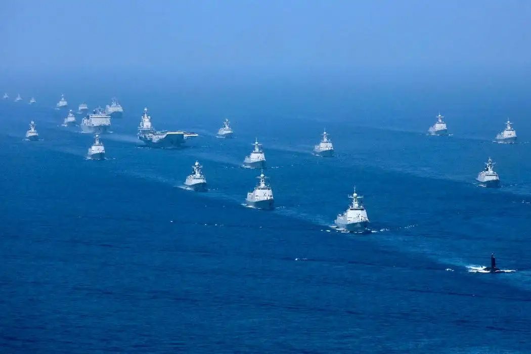 美媒评估解放军实力，海军第一空军第三，5年内能造100艘新式战舰