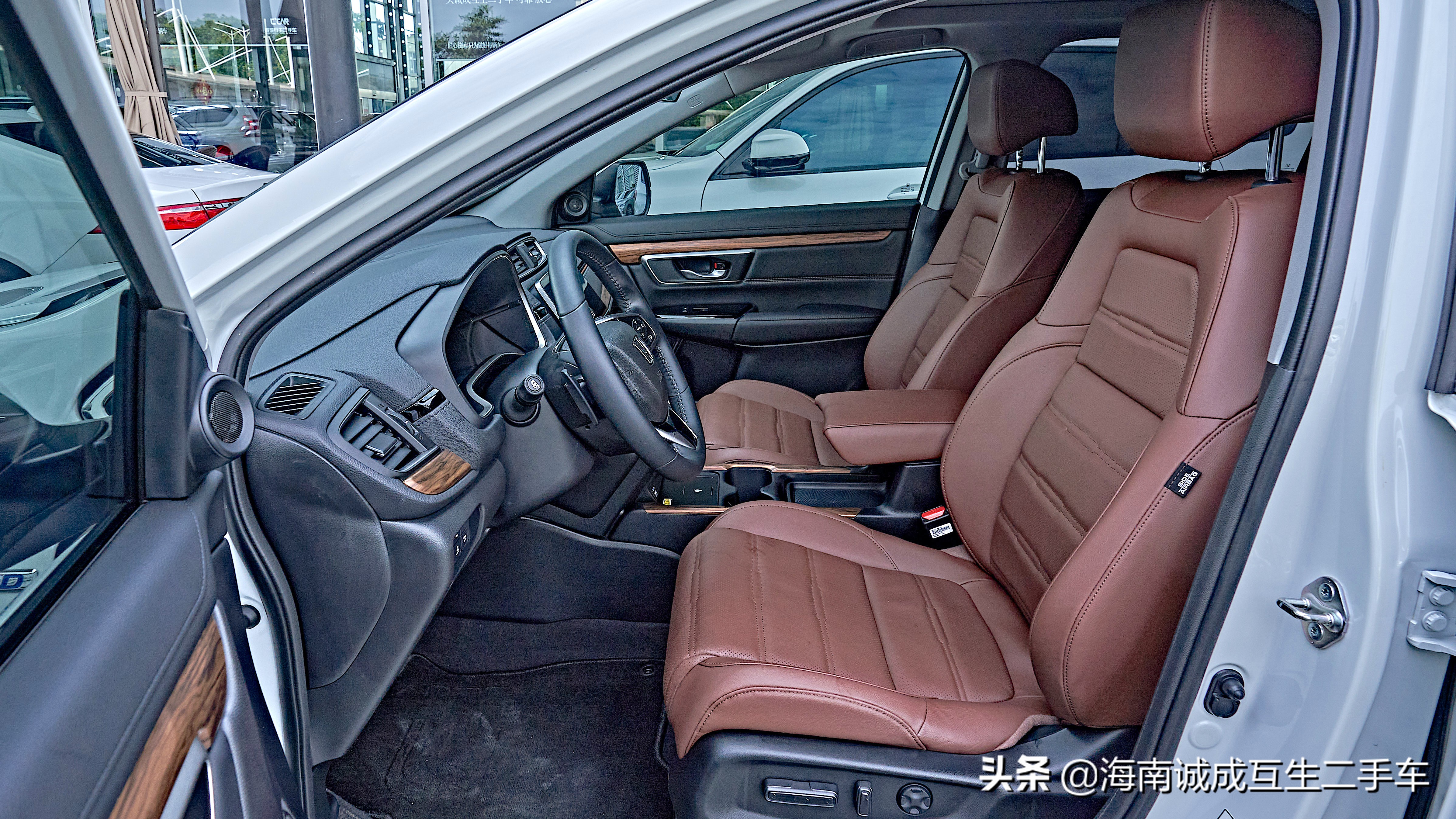 百公里油耗4.9L，空间大又耐用—本田CR-V 锐·混动 2.0L 两驱净驰版